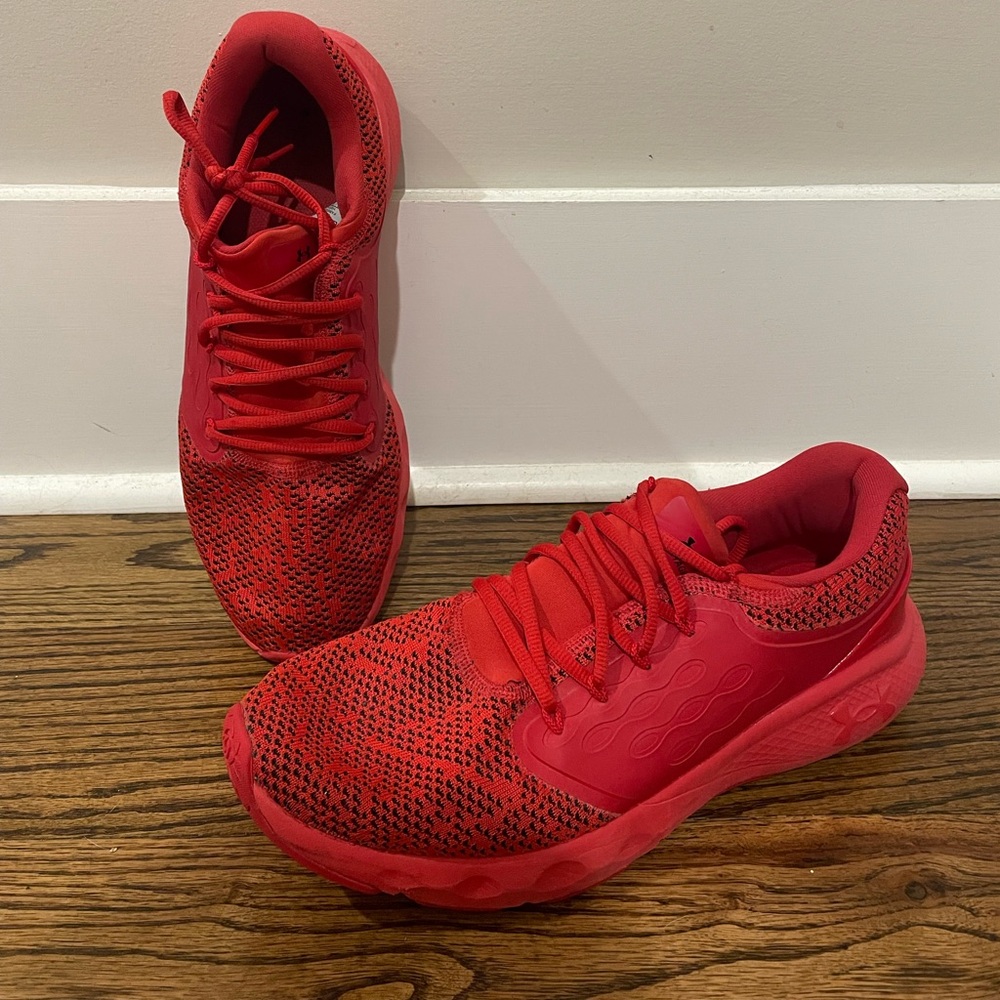 EUC Under Armour sneakers